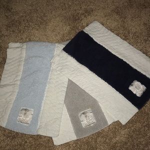 Little giraffe burp cloths